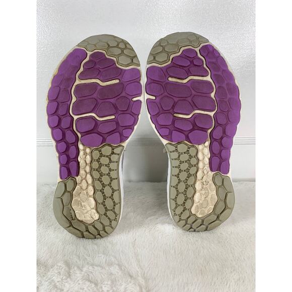 New Balance Vongo v5 Women’s Size 6.5 White Purple Running Shoes - Picture 8 of 9